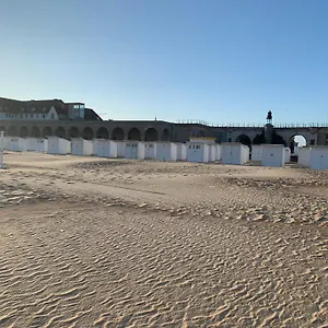 90m2 Op 70m Van Het Strand. Ostende